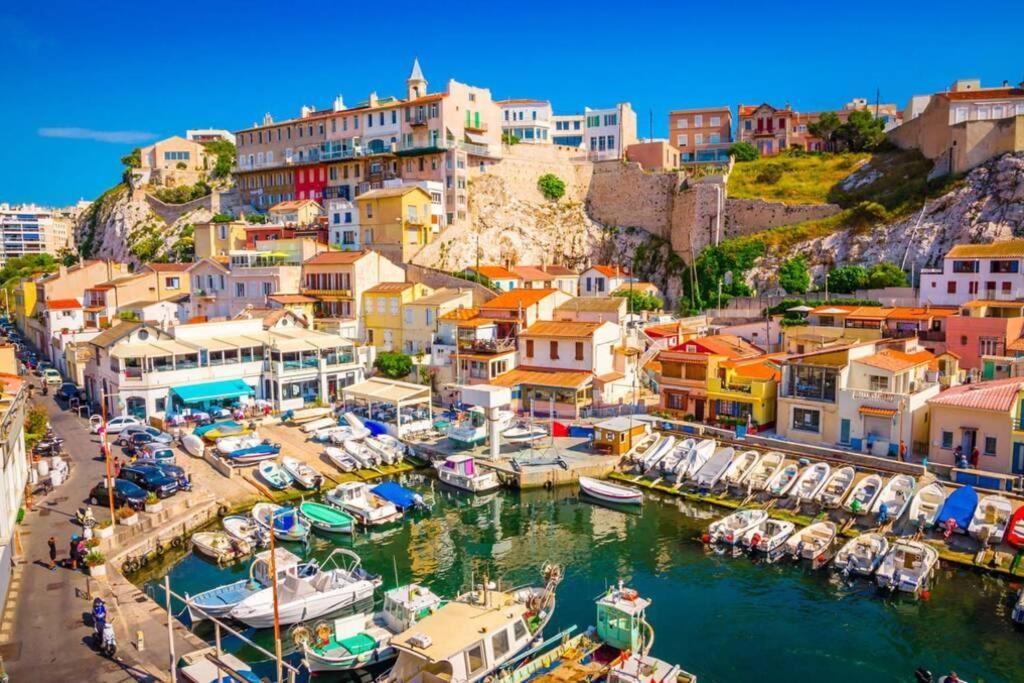 Une Calanque Au Coeur De La Ville Marseille Bagian luar foto