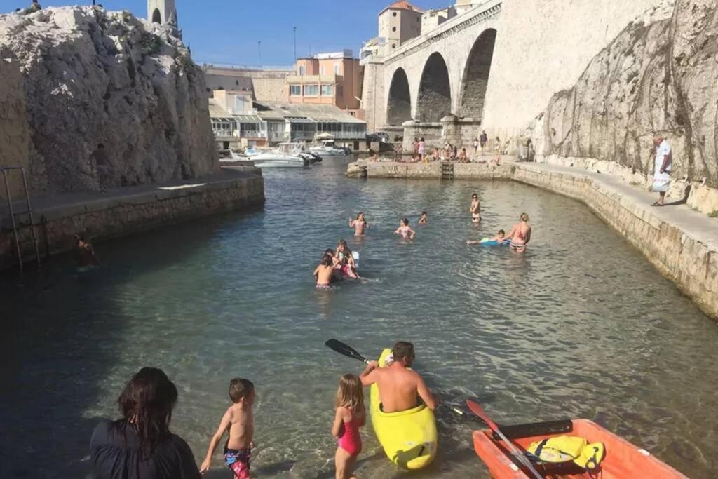 Une Calanque Au Coeur De La Ville Marseille Bagian luar foto